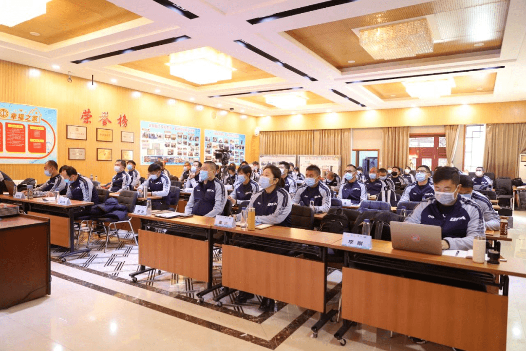 关于德甲赛程吃紧，达拉斯独行侠转会期回应争议，赛场秩序良好，团队化学反应显著的信息