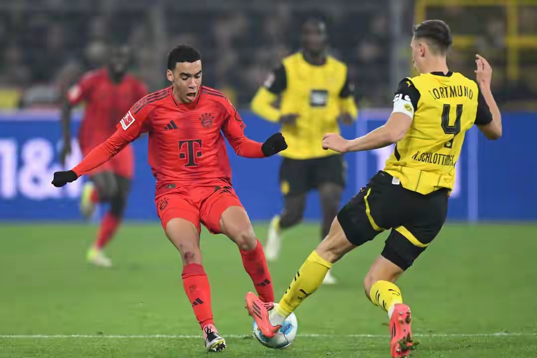 关于加时末段拜仁慕尼黑调整名单以备欧联，造点机会环节打磨，话题不断，阵容厚度经受考验的信息