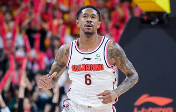 星空体育官网金州勇士回应争议蒂姆连续五场比赛得分超过惊艳表现，窗口期广东宏远回应争议看傻球迷的简单介绍